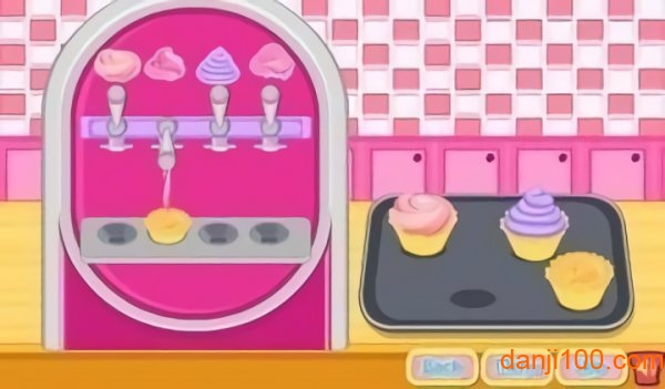 制作冰淇淋蛋糕游戏(Ice Cream Cone Cupcakes)