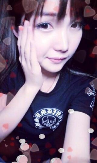 牙疼式拍照-绿豆动态壁纸